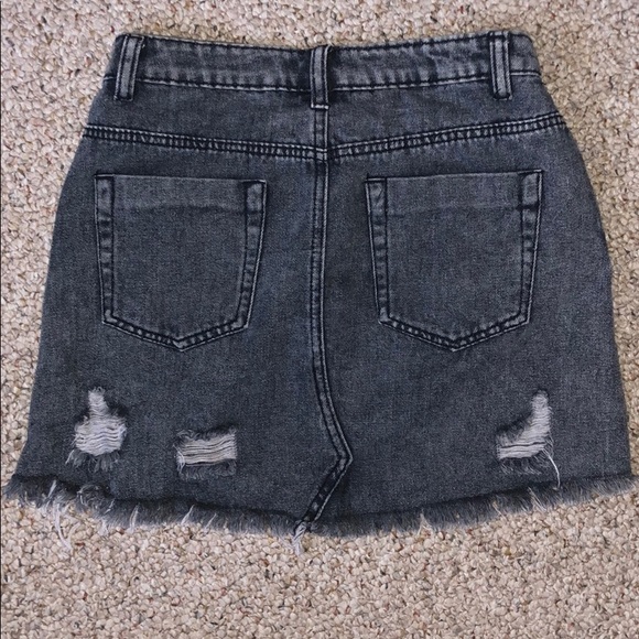 Distressed mini skirt - Picture 2 of 4